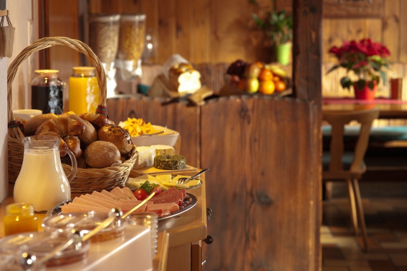 brasserie-ST JULIEN-min_breakfast_buffet_food_restaurant_meal_hotel_plate_fresh-718745